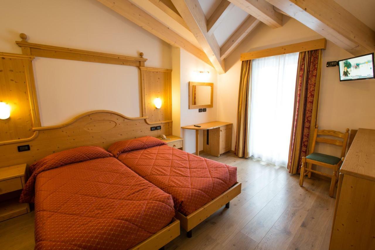 Hotel Majorka Andalo Extérieur photo